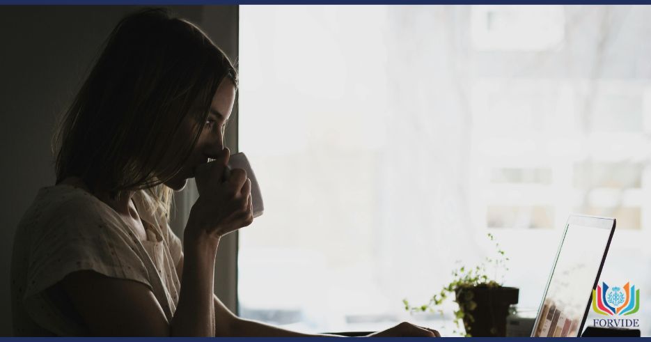 ¿Cuántas mujeres trabajan como funcionarias de prisión en España?